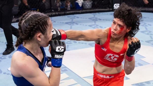 Stephanie Hernández (derecha) regresará a la acción de COMBATE GLOBAL en un enfrentamiento en el pelea principal contra la invicta peleadora mexicana, Estefanía Rodríguez.